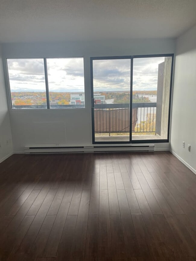 Living Room - Marina Centre