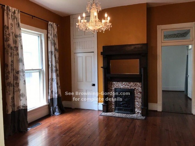 Building Photo - Historic Craftmans Style House for lease