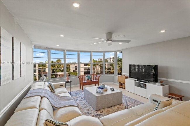 Foto del edificio - 3051 NE 48th St