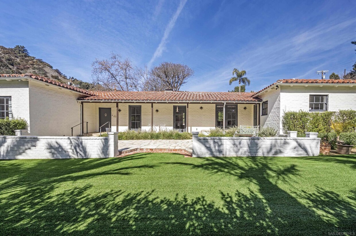 Foto principal - 1720 Coldwater Canyon Dr