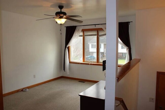 Building Photo - 35 Catalpa Dr