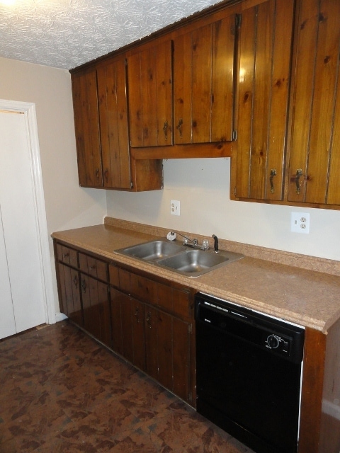 Building Photo - 2870 Lakemont Dr SW