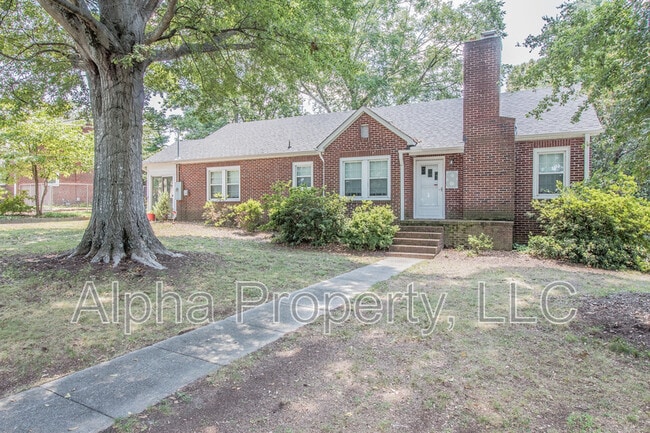 Building Photo - 8 Crescent Ridge Dr
