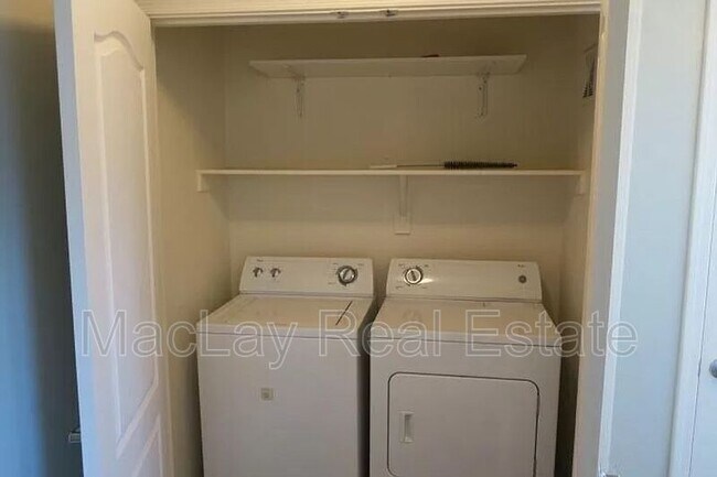 Foto del edificio - 2402 E 5th St