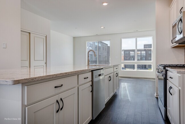 Building Photo - 2206 Venture Dr