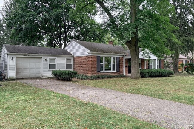 Building Photo - 1846 Pembroke Rd