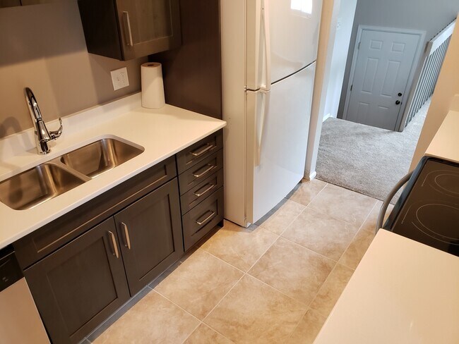Building Photo - 5 bed Home - In Westminster - Available 6/5