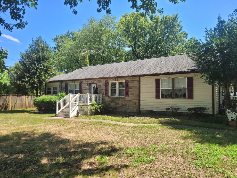 Building Photo - 10926 Riverview Rd