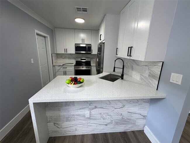 Foto del edificio - 814 SW 12th Pl