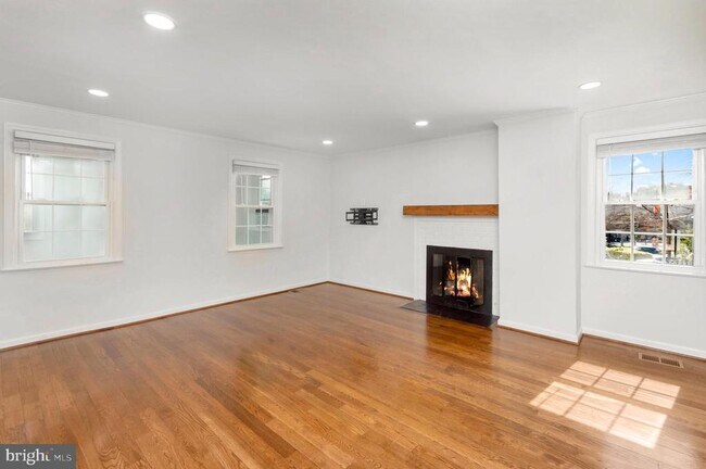 Building Photo - 5026 23rd St S
