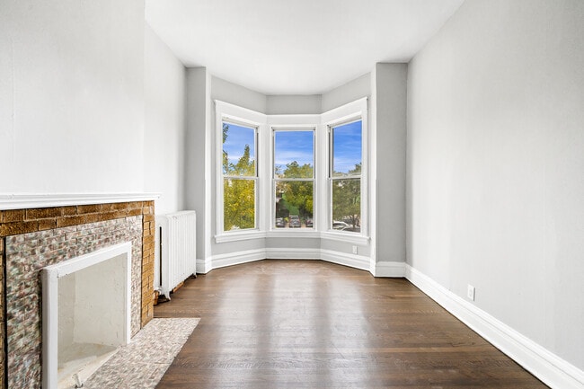 Building Photo - 322 Lake St