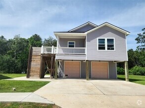 Building Photo - 6103 Lacey Oak Dr