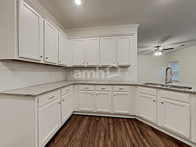 Foto del edificio - 681 Woodall Rd