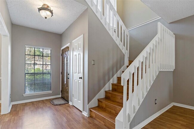 Foto del edificio - 4622 Sunshine Dr