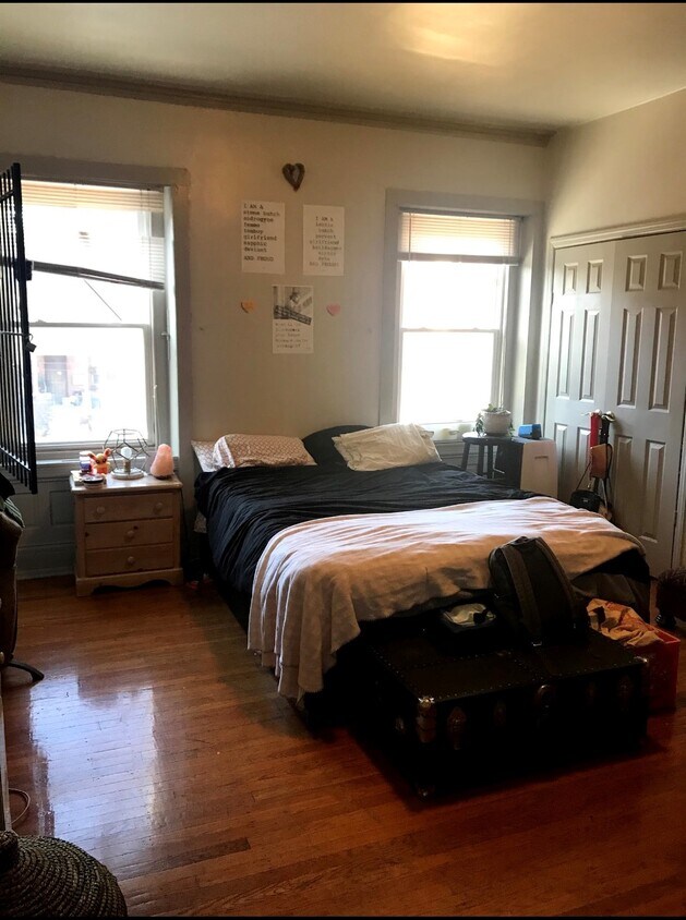 Foto principal - 4702 Chester Ave
