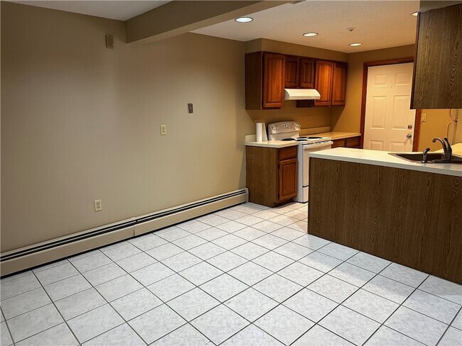 Building Photo - 95 Park Place Unit 202