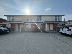 Building Photo - 404 Brittney Way Building Photo - 404 Brittney Way