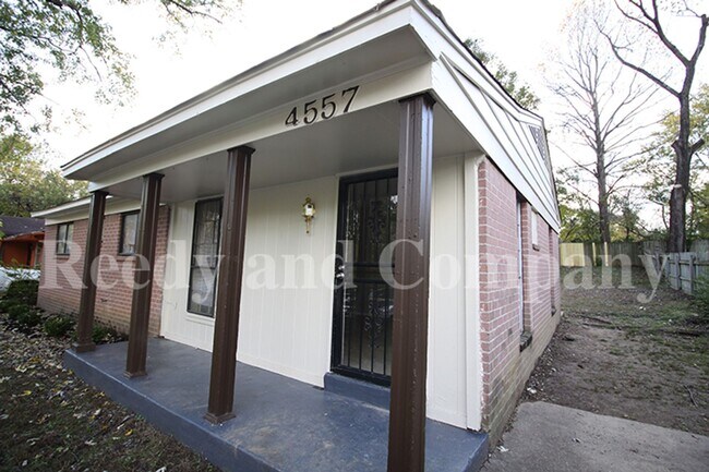 Building Photo - 4557 Spring Valley Dr