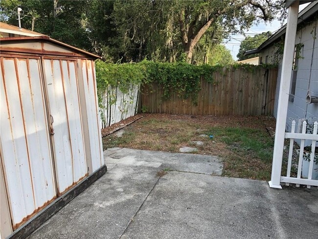 Building Photo - 2254 19th Ave SW