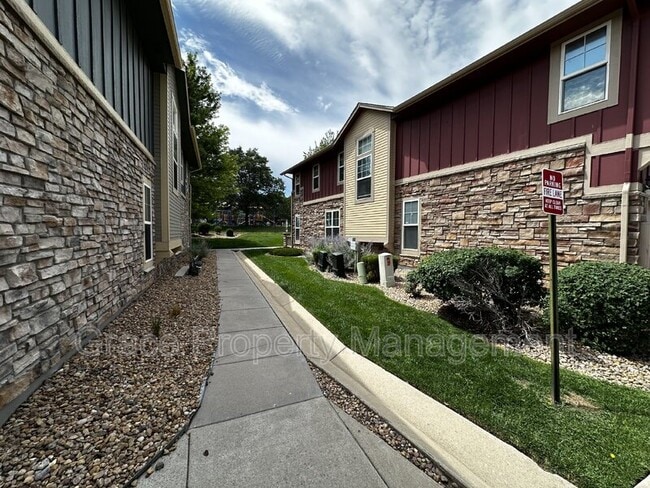 Building Photo - 657 S Norfolk Way