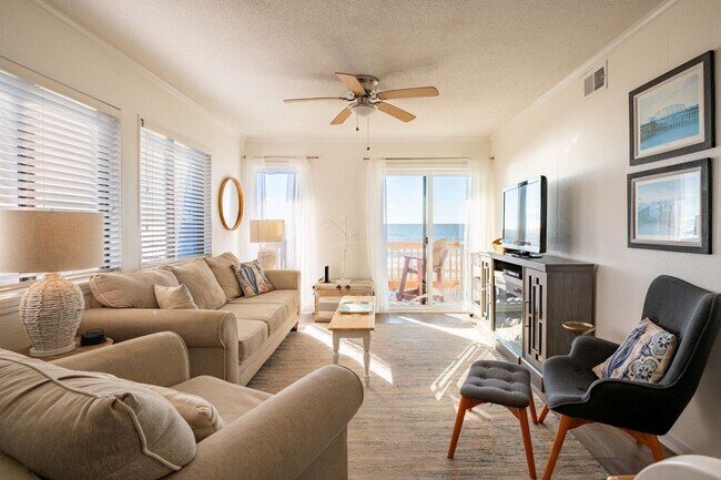 Foto del edificio - OCEANFRONT OFF-SEASON MONTHLY RENTAL - SECURE NOW!