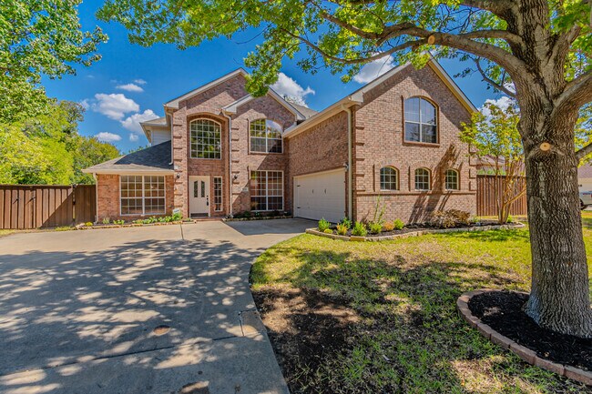 Building Photo - 3098 Greenfield Dr
