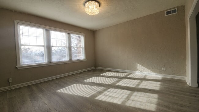 Foto del edificio - 7507 Oxford Dr