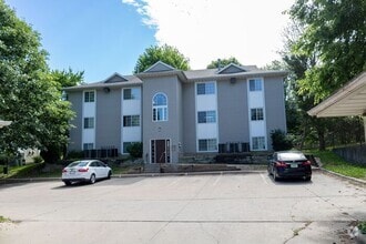 Building Photo - 408 Peterson St