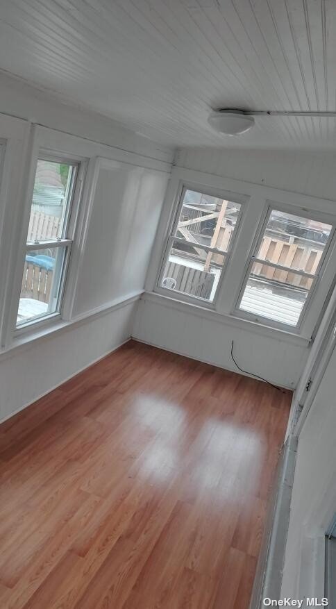 Foto del edificio - 198-20 Carpenter Ave