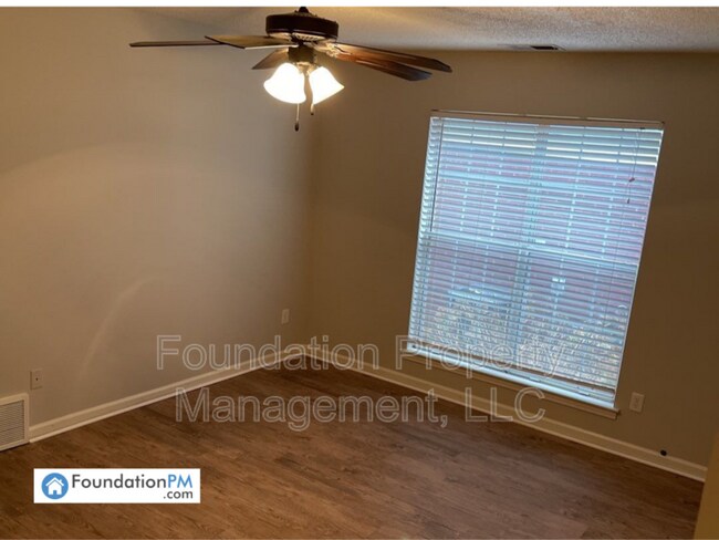 Building Photo - 2223 Curbertson St