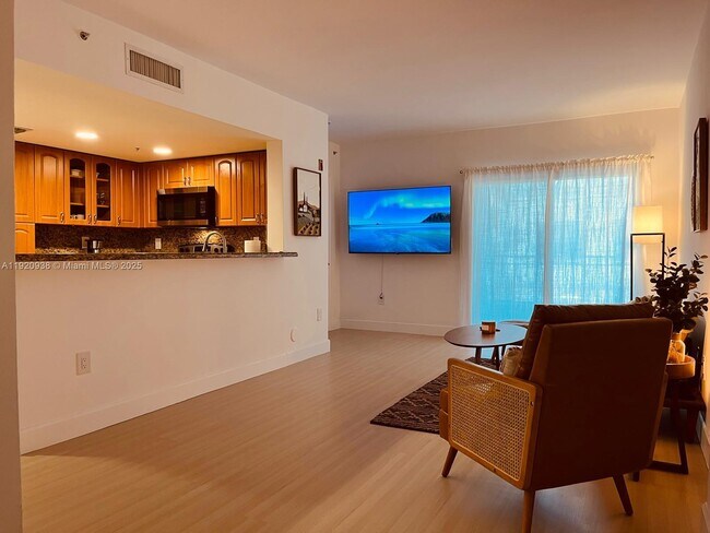 Foto del edificio - 120 Douglas Rd