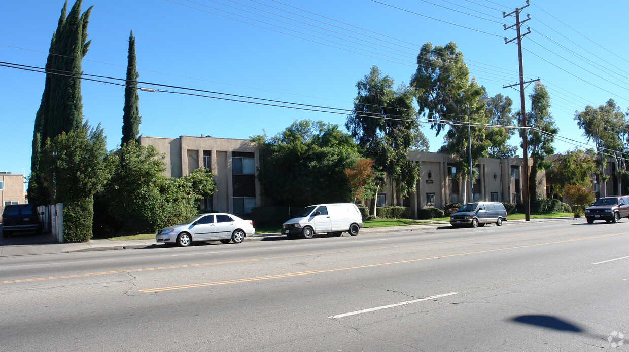 Primary Photo - Peerless Apartments