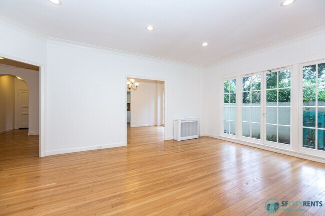 Building Photo - Russian Hill: Updated 1 Bed 1 Bath Apartme...