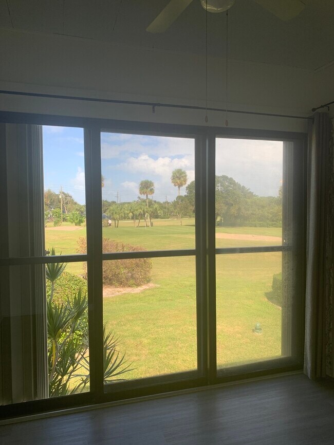 Building Photo - MIles Grant Condo 2/2 2nd floor 55+ commun...