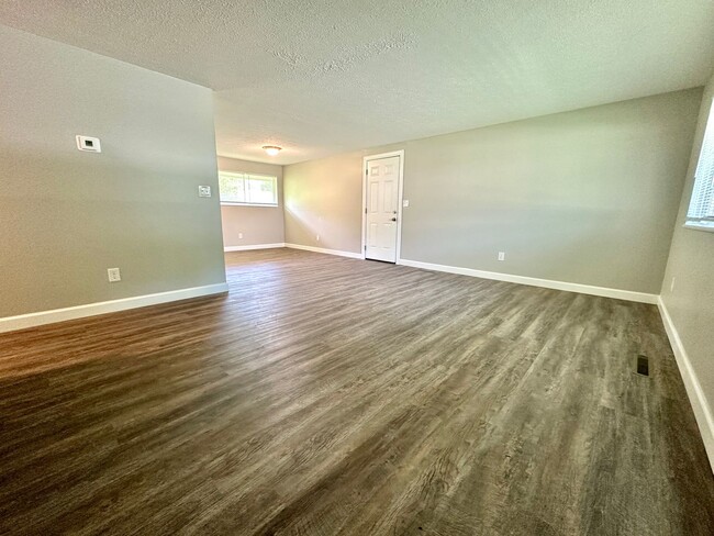 Photo - 4408 Lesher Dr. House