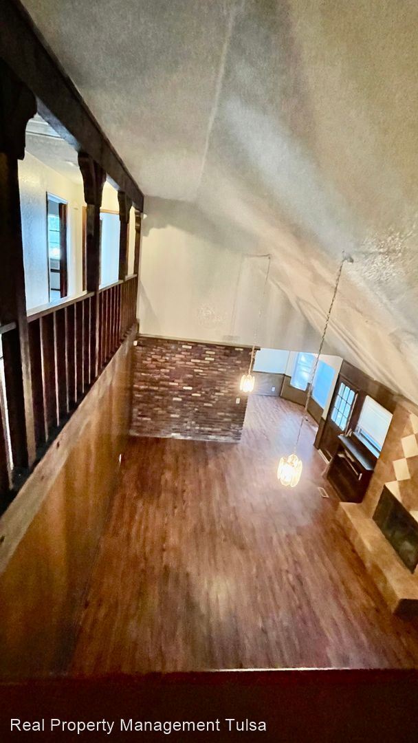 Building Photo - 5 br, 3 bath House - 2021 N Maybelle Ave