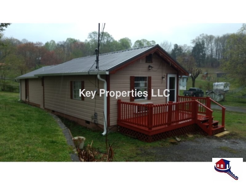Building Photo - 242 Johnson Dr