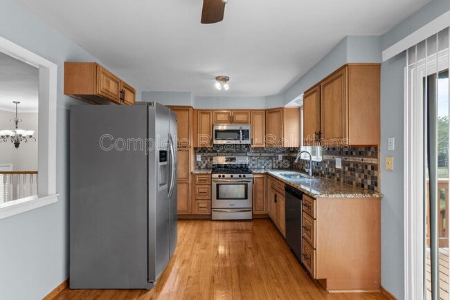 Building Photo - 12464 Glengate Dr