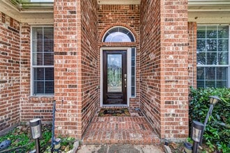 Building Photo - 17927 Sugarloaf Bay Dr