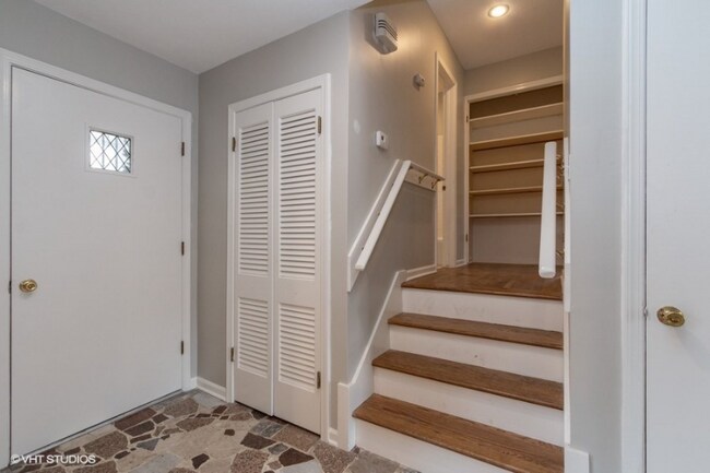 Building Photo - 12507 Valley Brook Dr