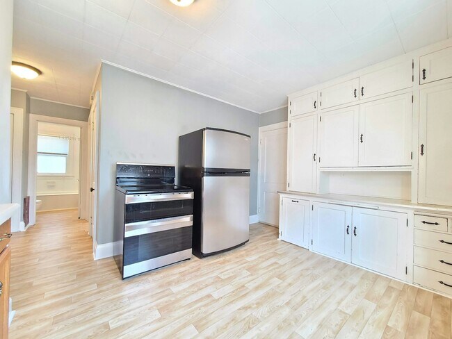 Building Photo - 2144 North 63rd Street, Unit Lower