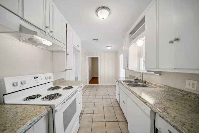 Foto del edificio - 728 22nd Ave N