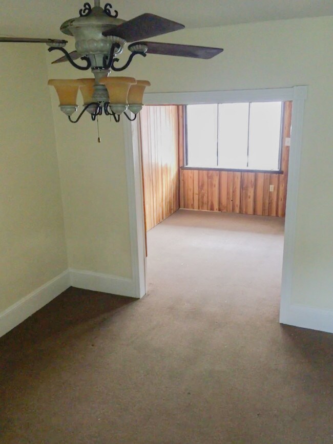 16 S Franklin St, Shamokin, PA 17872 Townhome Rentals in Shamokin PA