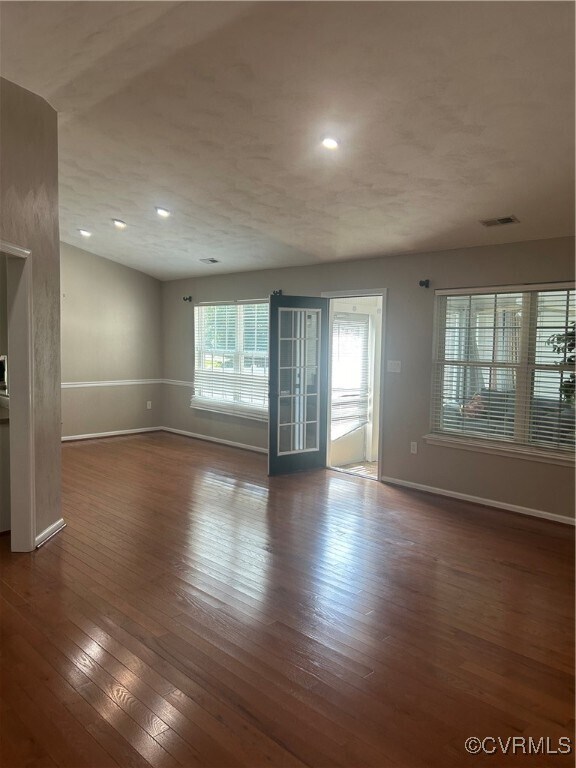 Foto del edificio - 7736 Mt Holly Ln