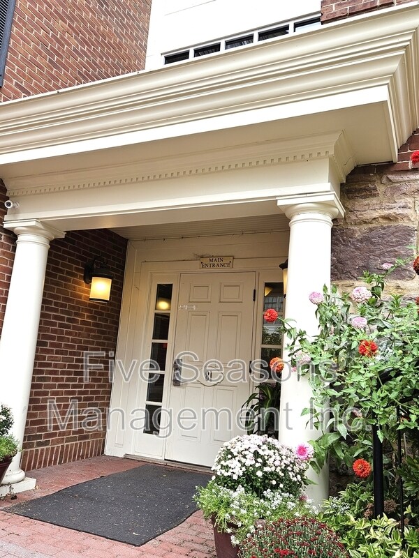 Foto del edificio - 81 S Williams St