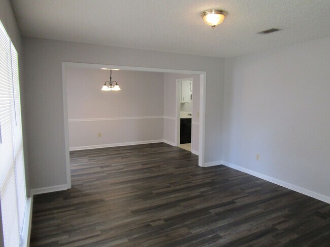 Foto del edificio - 110 Tempest Ln