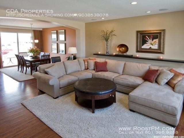 Building Photo - Daybreak Lake front townhome