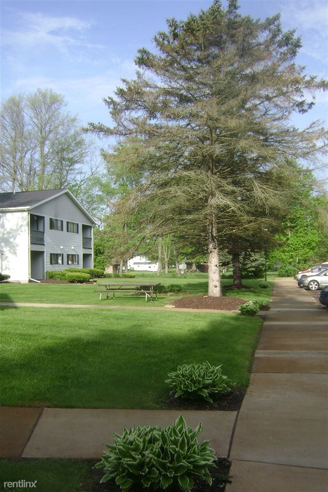 Building Photo - 500 Woodland St