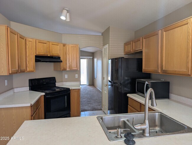 Building Photo - 534 W Bluefield Ave