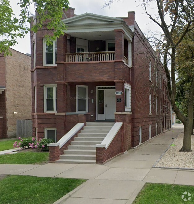 Building Photo - 4056 N Leamington Ave